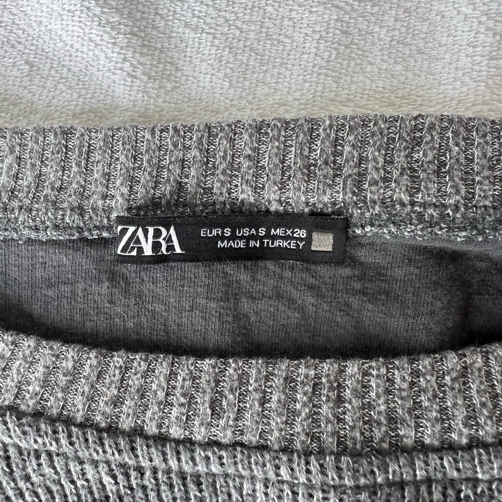 Zara Gray Crop Sweater - Picture 2 of 3